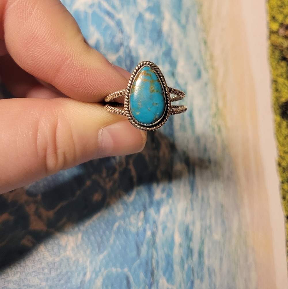 Elegant Teardrop Turquoise Silver Ring